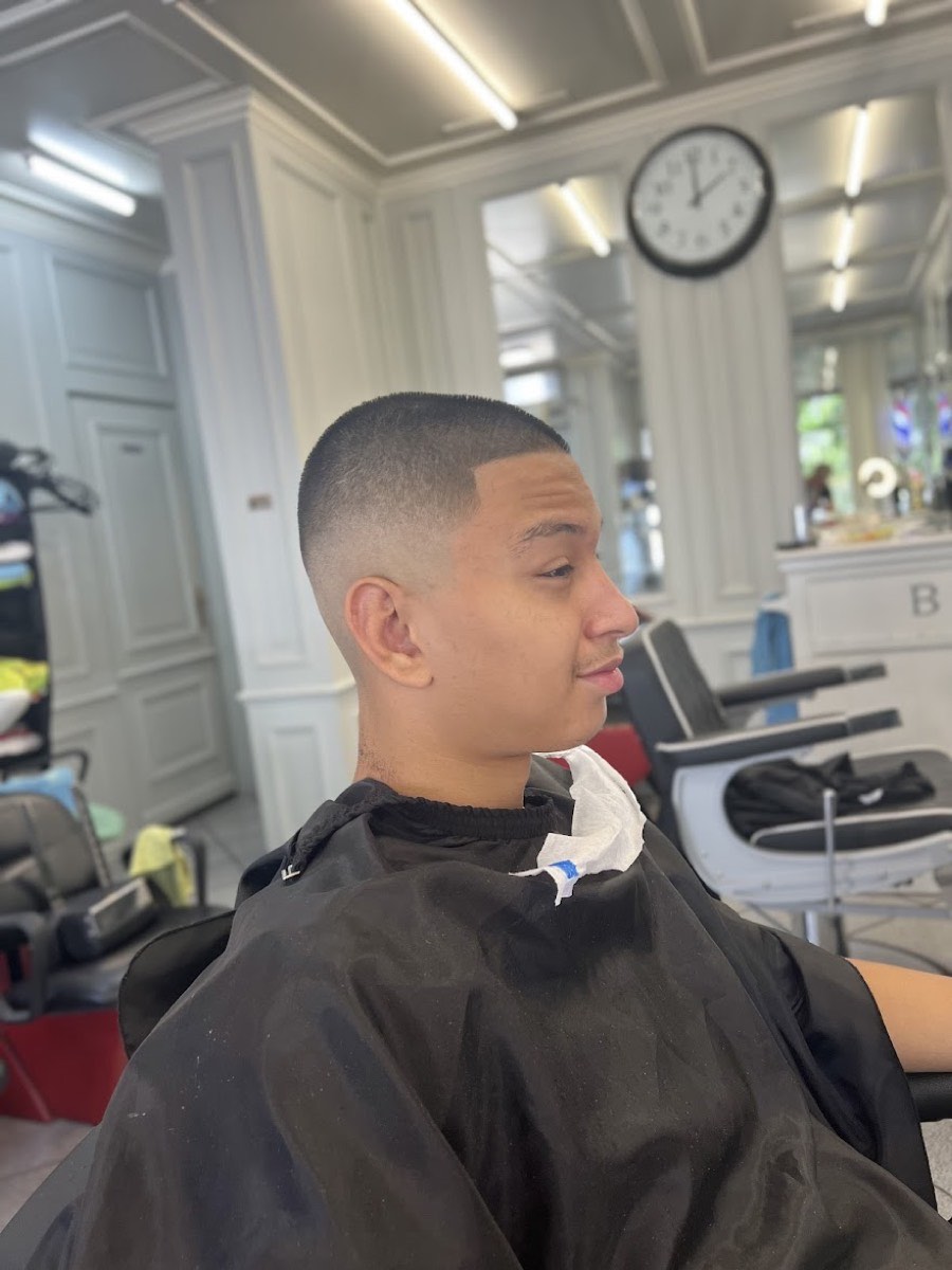 Dioni Barber