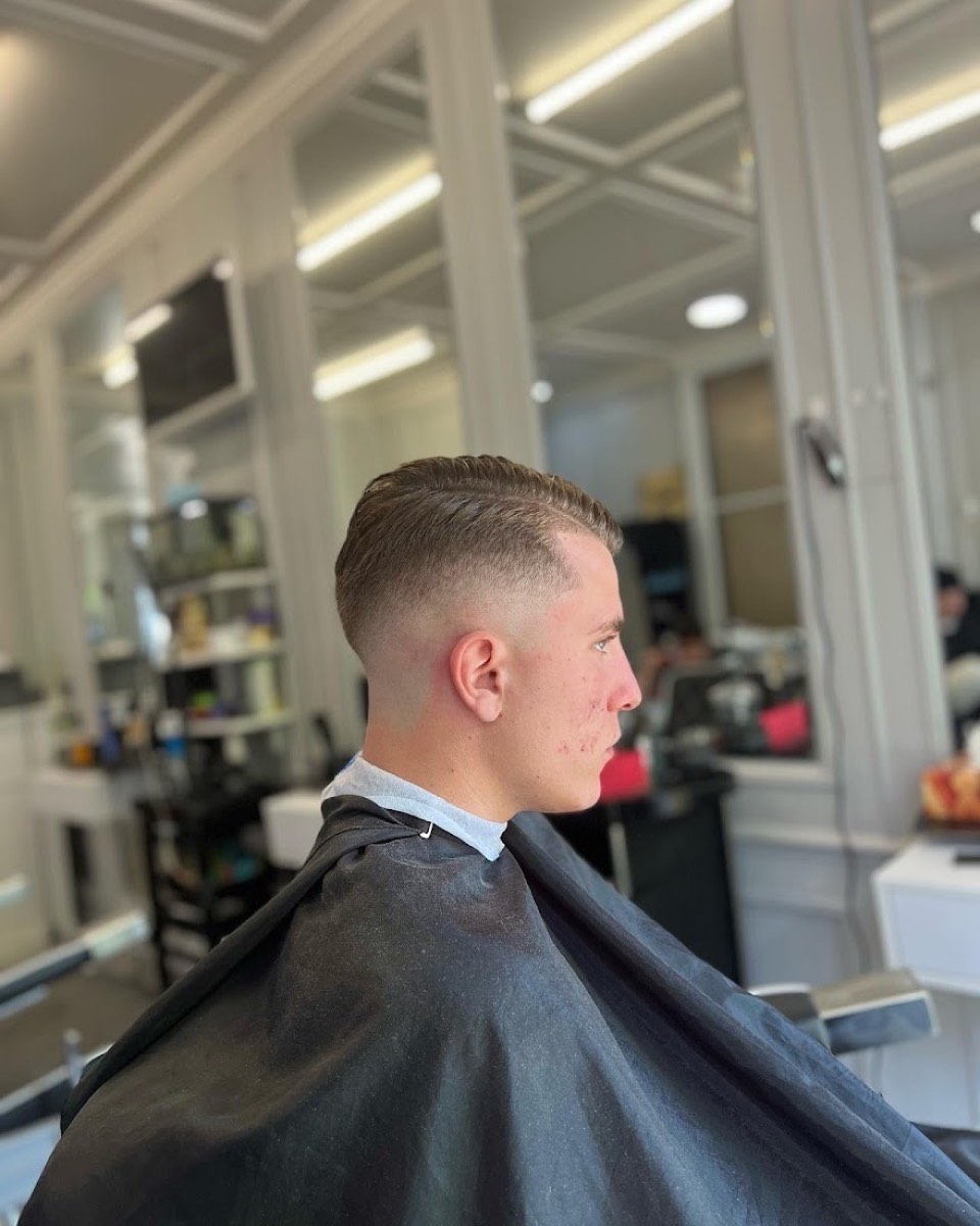Dioni Barber
