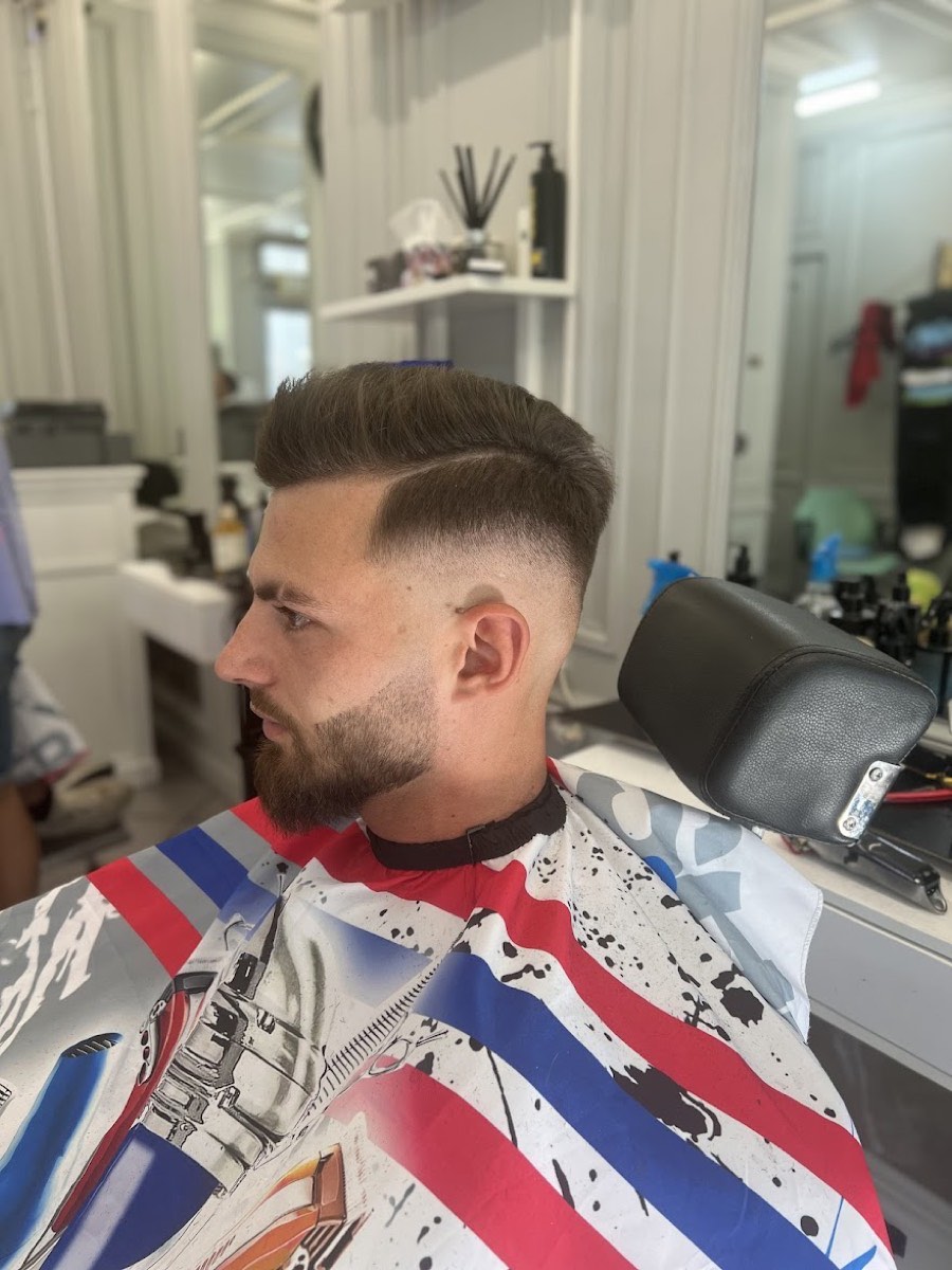 Dioni Barber