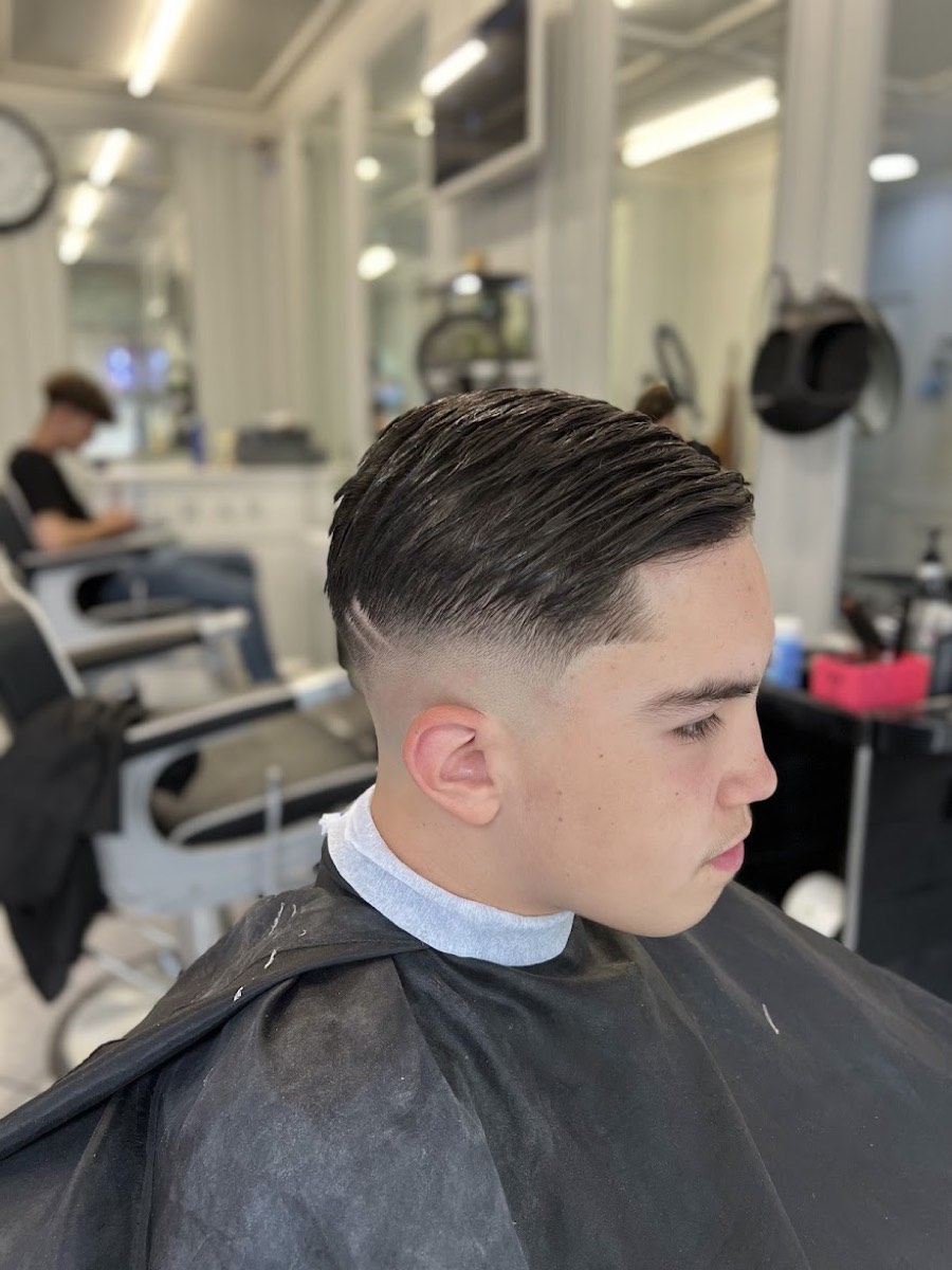 Dioni Barber