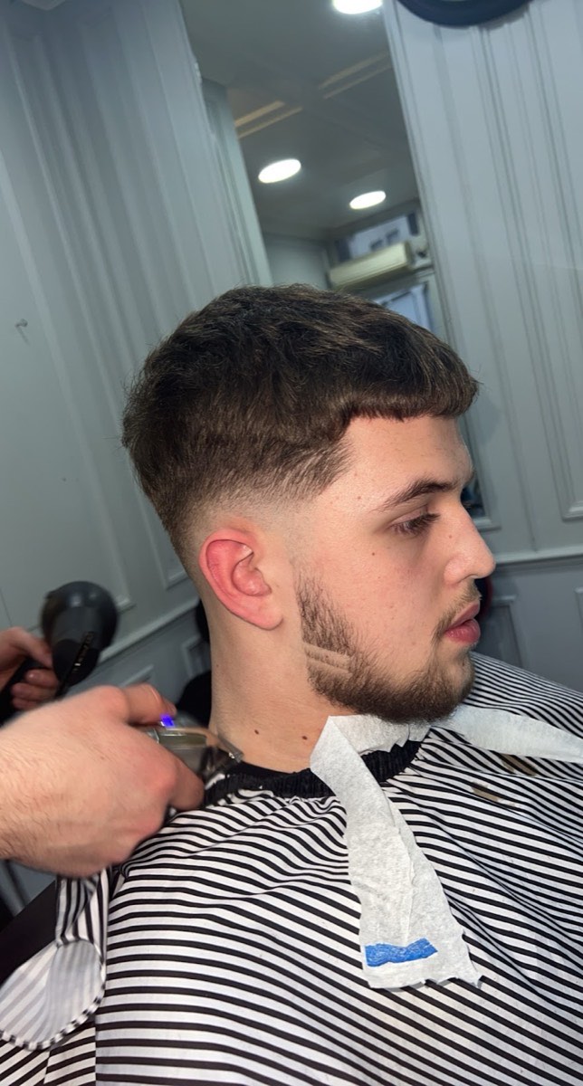 Dioni Barber