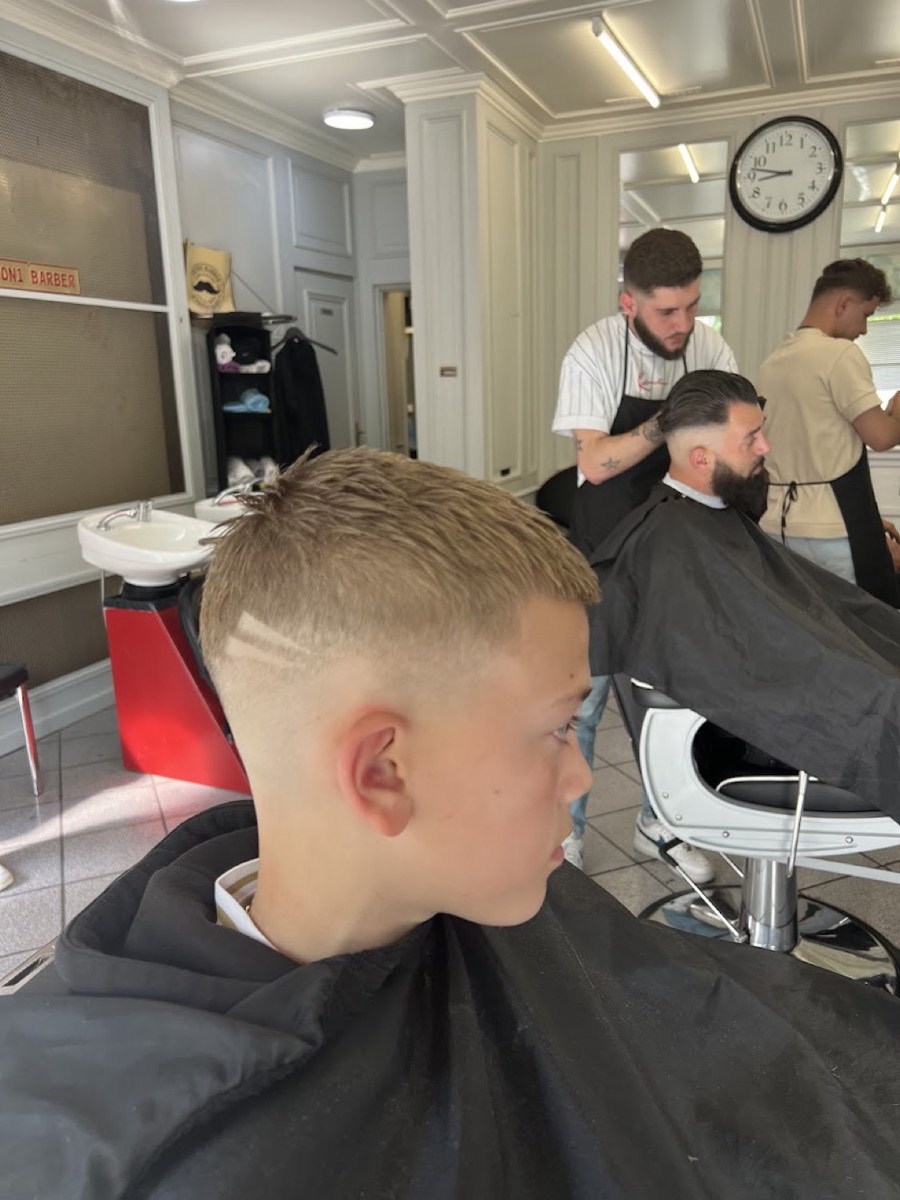 Dioni Barber